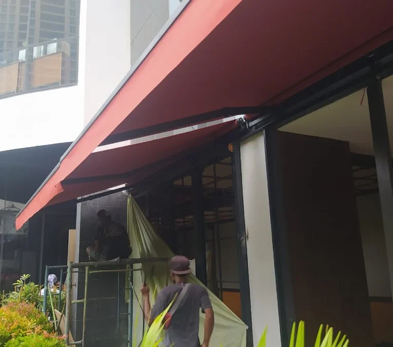 Awning Gulung: Solusi Praktis dan Modern untuk Hunian Anda